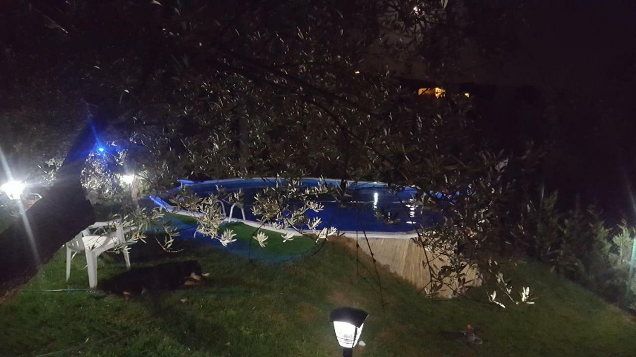 Apartament Il Borgo Dei Pini Vinci Zewnętrze zdjęcie