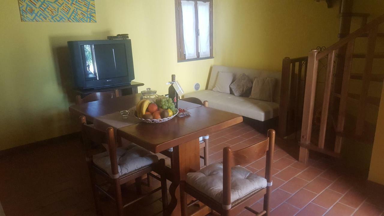 Apartament Il Borgo Dei Pini Vinci Zewnętrze zdjęcie