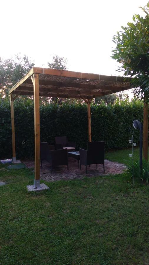 Apartament Il Borgo Dei Pini Vinci Zewnętrze zdjęcie